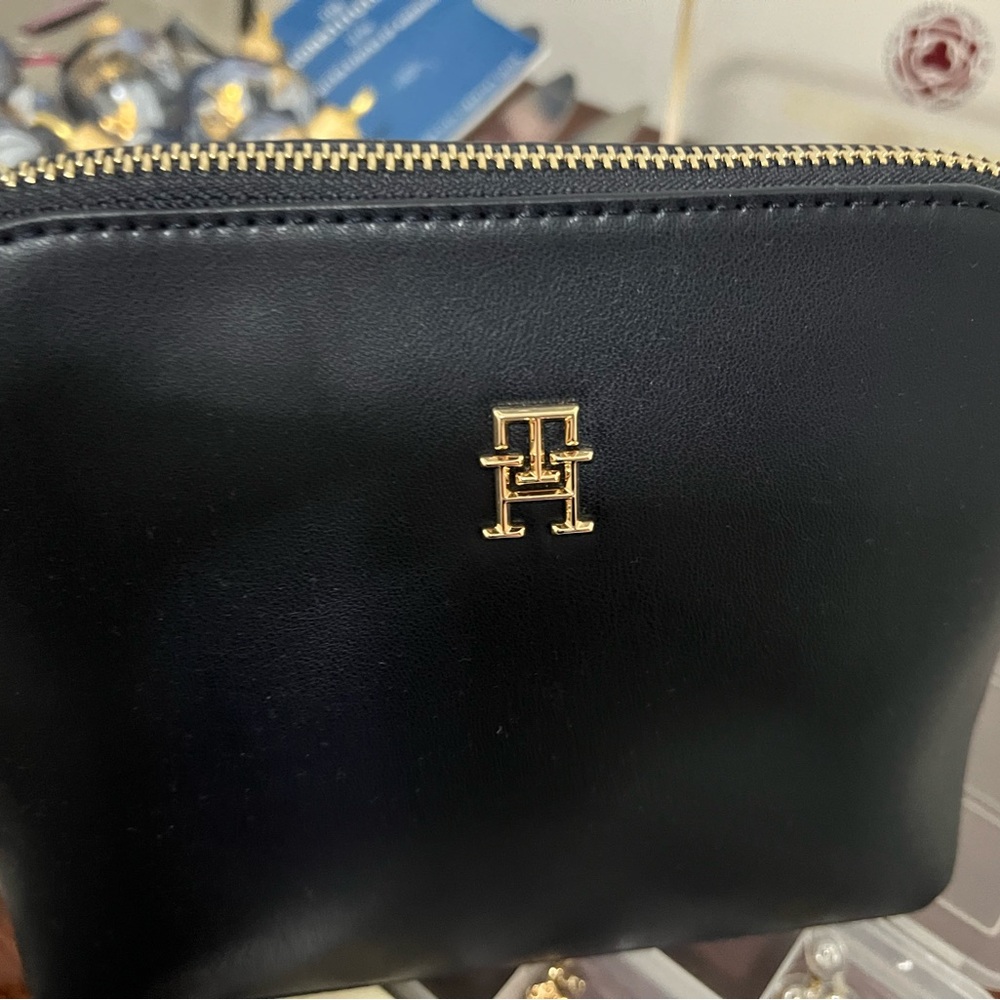 Tommy Hilfiger Navy Blue Toilet/Make-Up bag NWT